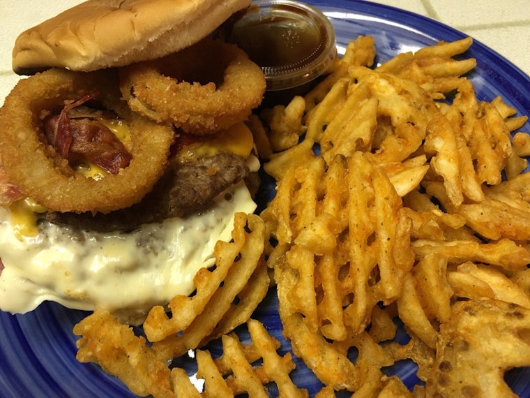 Burger bonanza: Top 4 places to grab a bite in Los Banos
