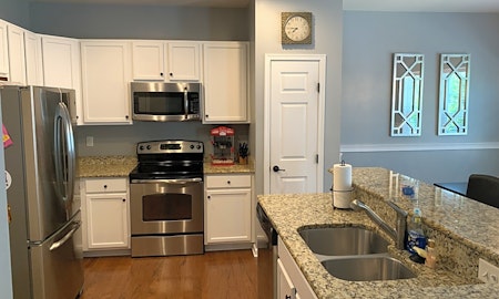 What apartments will $1,900 rent you in Ballantyne West, today?