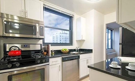 What apartments will $3,200 rent you in Murray Hill, today?