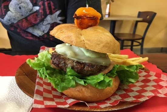 Jacksonville's 3 favorite spots for budget-friendly burgers