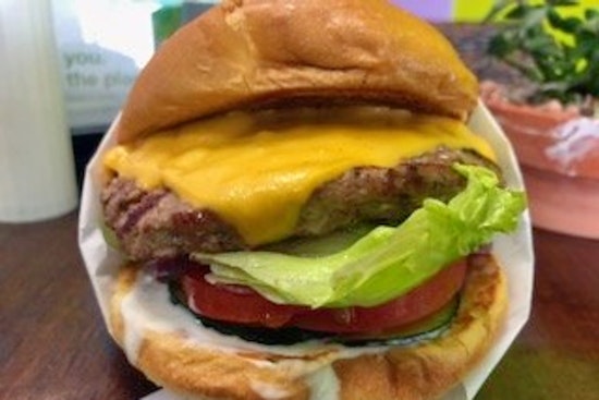 Better Fresh Burger opens new location in Glendale