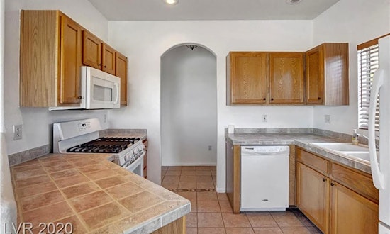 What apartments will $1,400 rent you in Summerlin North, right now?