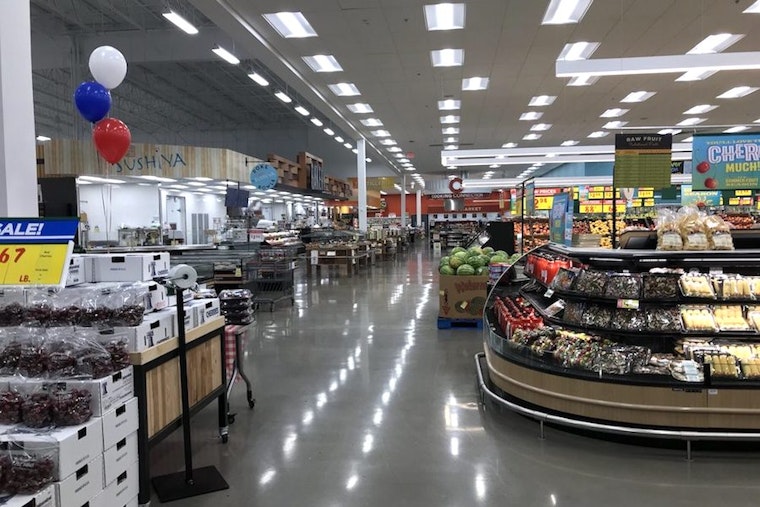 New multi-level H-E-B grocery store opens in Bellaire