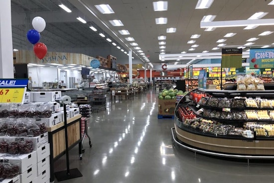 New multi-level H-E-B grocery store opens in Bellaire