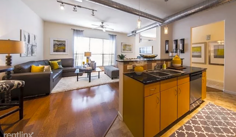 What apartments will $1,000 rent you in West Oaks, right now?