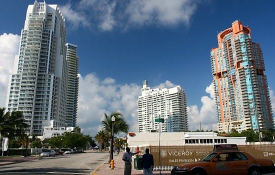 Top Miami news: Judge makes ICE detainees letters public; singer says cops held him at gunpoint