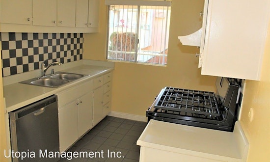 Apartments for rent in Santa Ana: What will $1,800 get you?