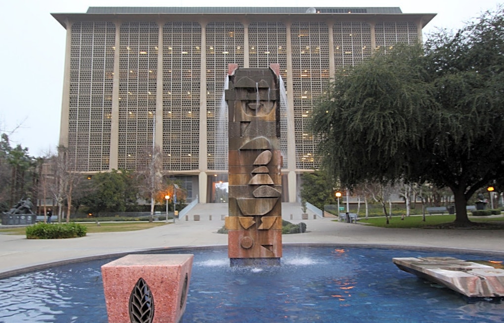 Top Fresno news: County won’t enforce bar closures; BLM signs removed from El Diamante HS; more