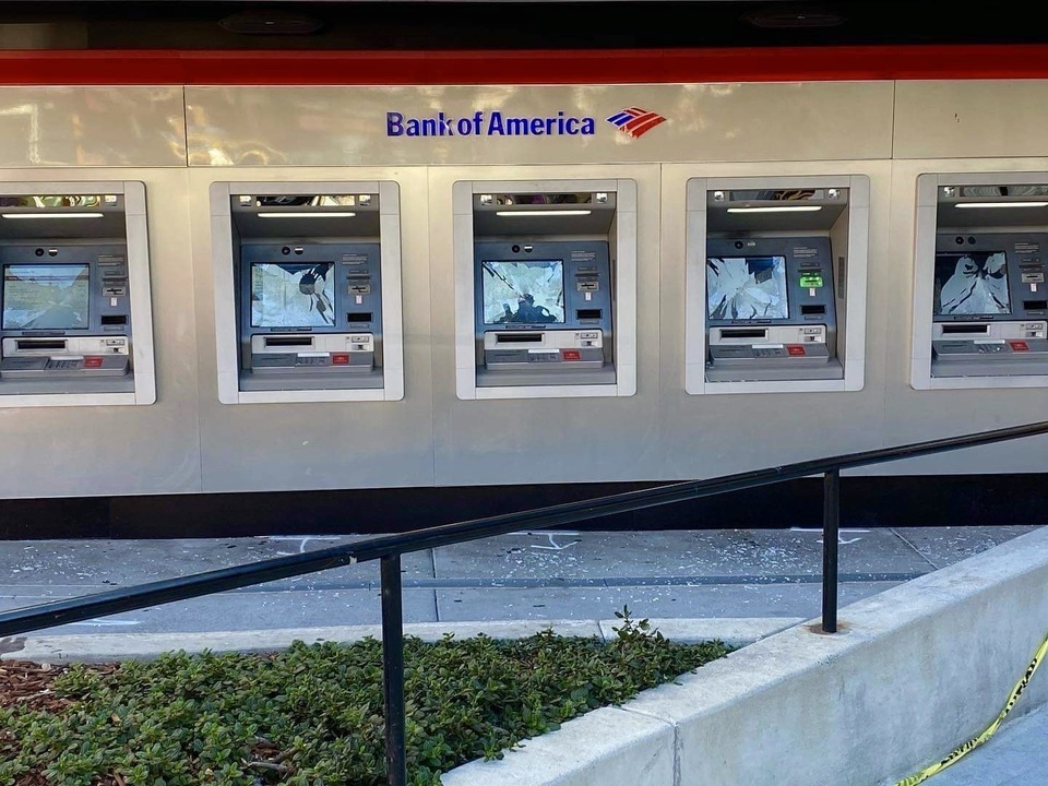 Vertreter Einen Vertrag Abgeschlossen Diplom Atm Bank Of America Las Vegas Steigen Kitzeln Bis 3830