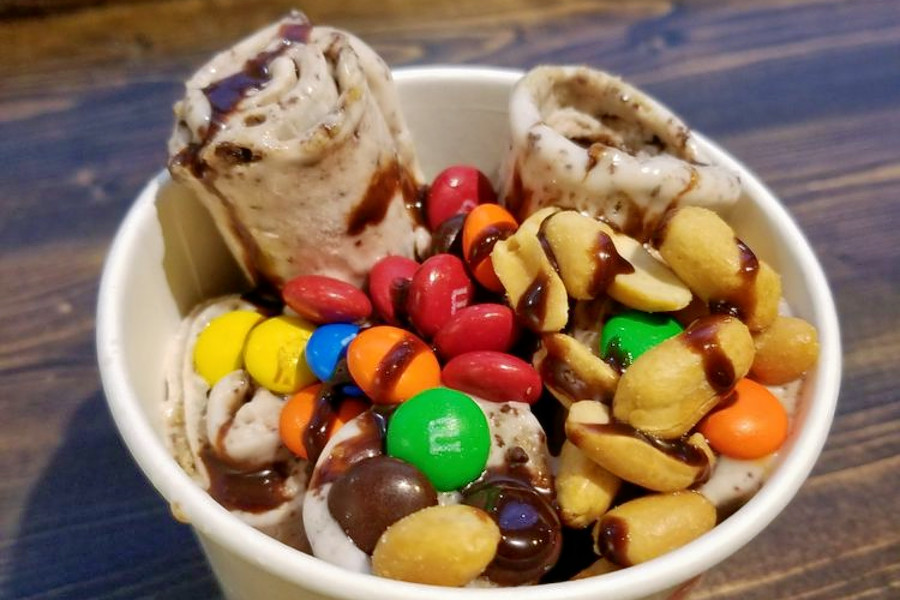 15° Fahrenheit Rolled Ice Cream brings frozen treats to Squirrel Hill