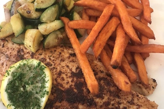 Felix's Restaurant & Oyster Bar opens on the New Orleans lakefront