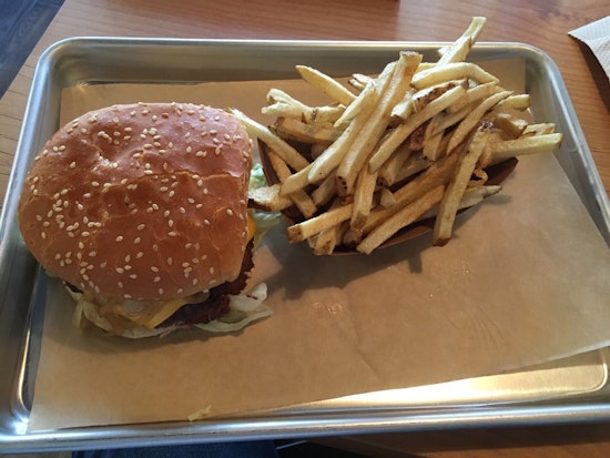 Hi-Way Burger & Fry opens in Noe Valley