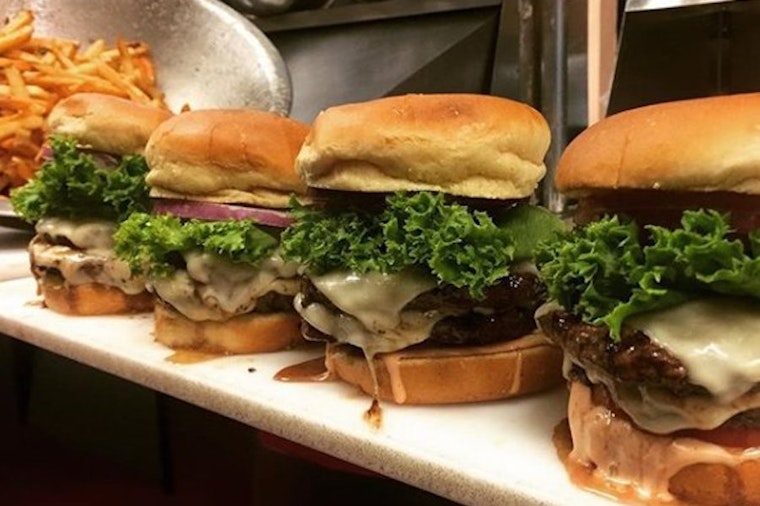 Fast-food spot Fritzy's reopens in Lincoln Park with new owners