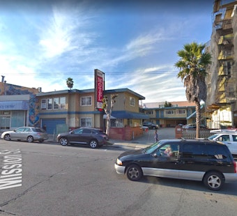 Four suspects flee after man stabbed in Excelsior motel room