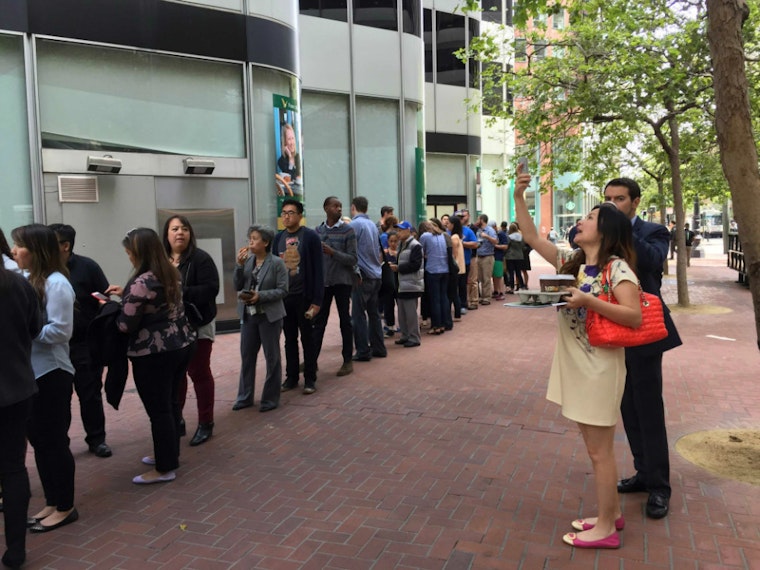 Photo: Long Lines At FiDi Philz Opening