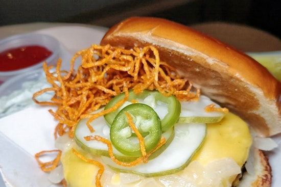 New eatery Mini Mott brings signature burger to Logan Square