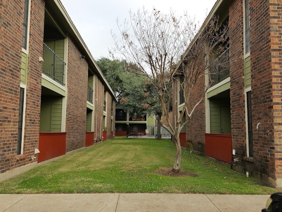 Renting in Dallas: What will $800 get you?
